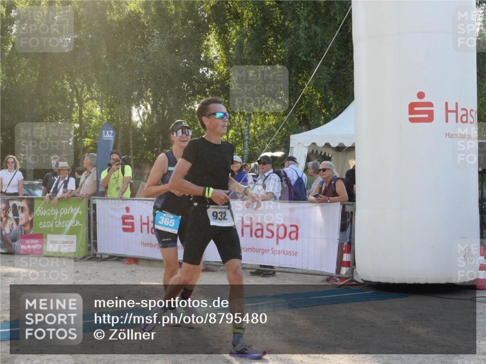 07.09.2025 - 19. Norderstedt Triathlon Zöllner http://msf.ph/oto/8795480 07.09.2025 17:00:10 Ziel 365, 932 meine-sportfotos.de