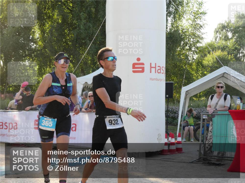 07.09.2025 - 19. Norderstedt Triathlon Zöllner http://msf.ph/oto/8795488 07.09.2025 17:00:11 Ziel 365, 932 meine-sportfotos.de