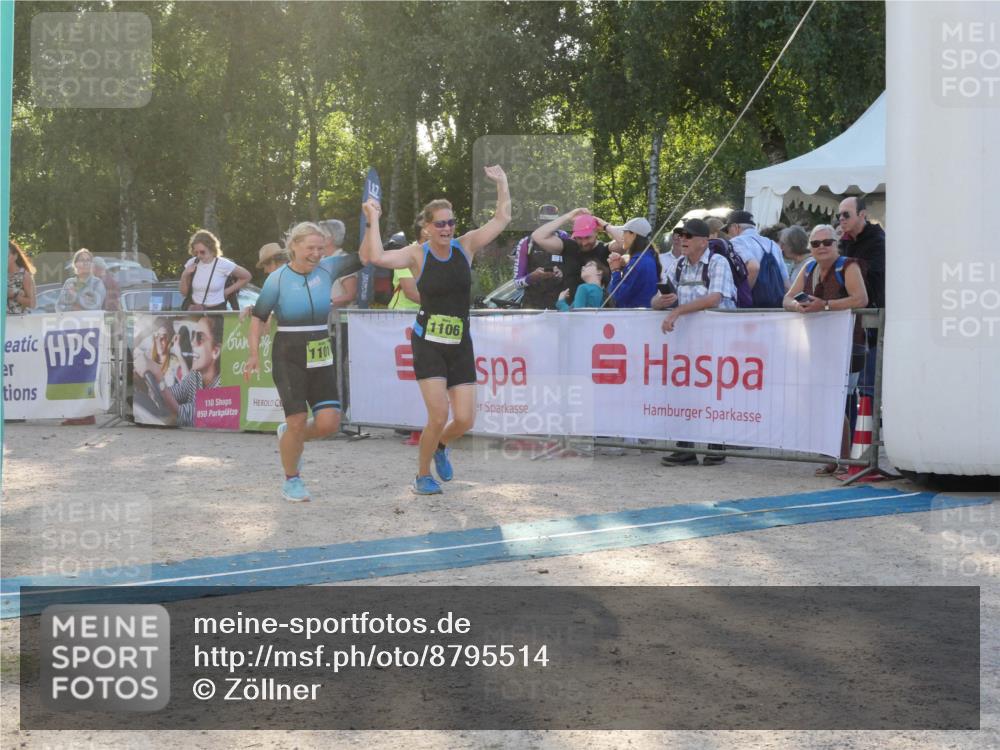 07.09.2025 - 19. Norderstedt Triathlon Zöllner http://msf.ph/oto/8795514 07.09.2025 17:00:32 Ziel 1101, 1106 meine-sportfotos.de