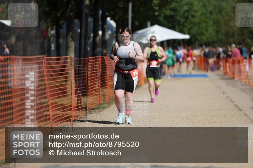07.09.2025 - 19. Norderstedt Triathlon Michael Strokosch http://msf.ph/oto/8795520 07.09.2025 12:17:54 Laufen 259, 768, 784 meine-sportfotos.de