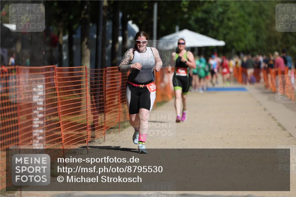 07.09.2025 - 19. Norderstedt Triathlon Michael Strokosch http://msf.ph/oto/8795530 07.09.2025 12:17:54 Laufen 259, 768, 784 meine-sportfotos.de