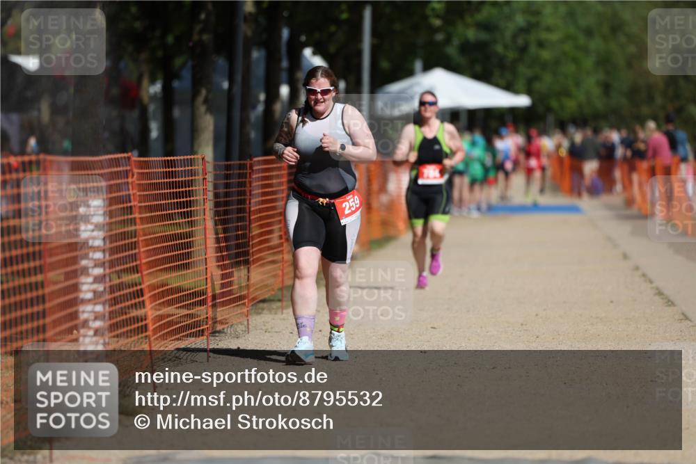 07.09.2025 - 19. Norderstedt Triathlon Michael Strokosch http://msf.ph/oto/8795532 07.09.2025 12:17:54 Laufen 259, 768, 784 meine-sportfotos.de