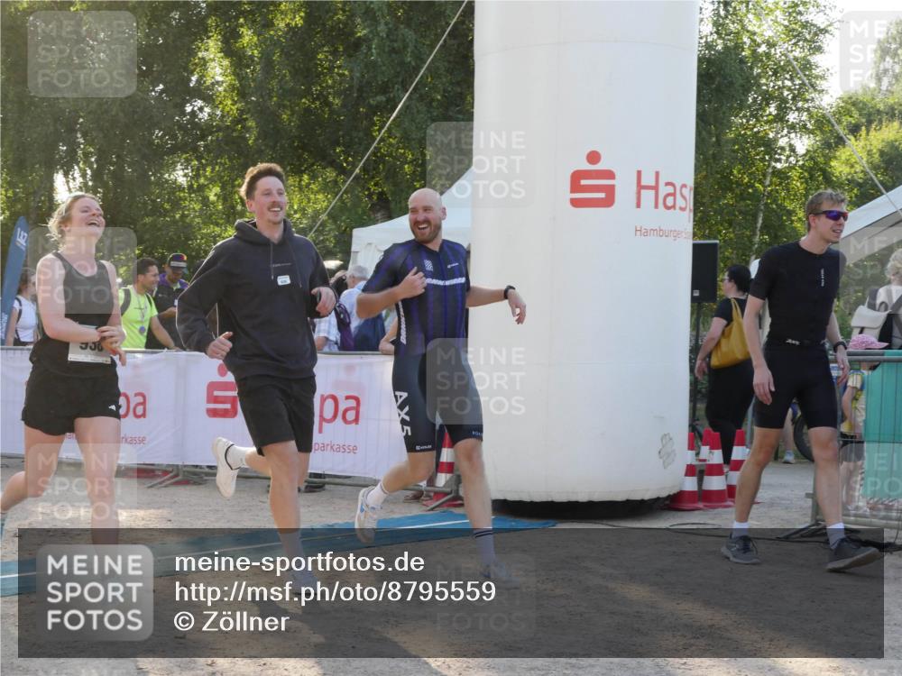 07.09.2025 - 19. Norderstedt Triathlon Zöllner http://msf.ph/oto/8795559 07.09.2025 17:00:43 Ziel 938 meine-sportfotos.de