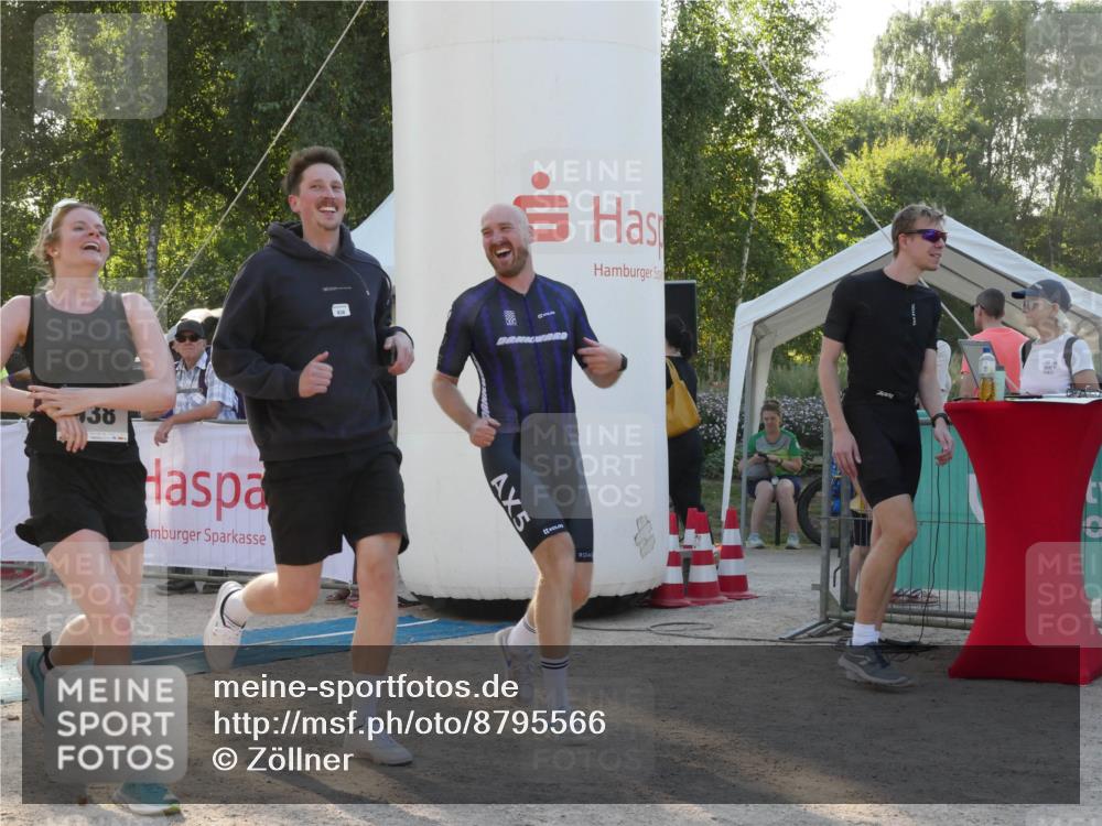 07.09.2025 - 19. Norderstedt Triathlon Zöllner http://msf.ph/oto/8795566 07.09.2025 17:00:43 Ziel 938 meine-sportfotos.de