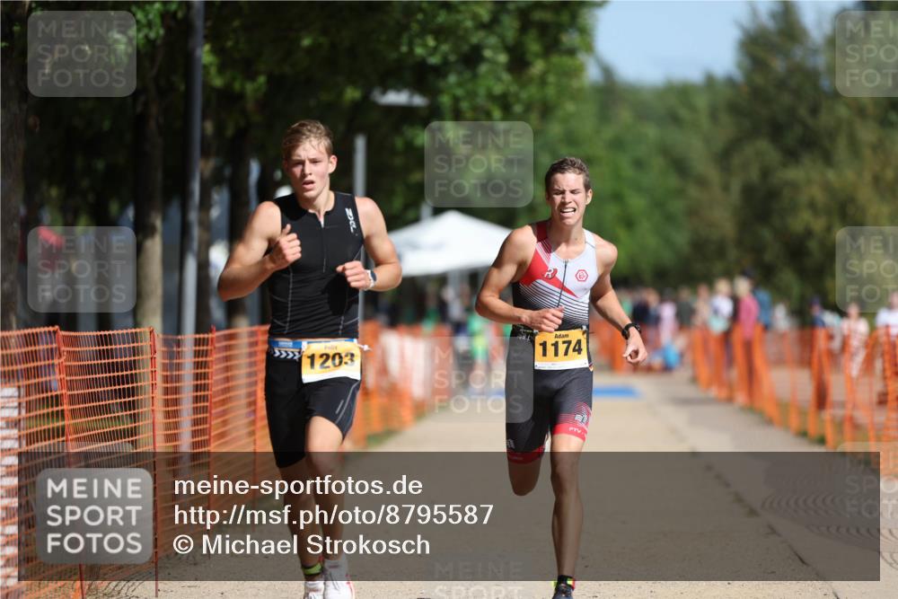 07.09.2025 - 19. Norderstedt Triathlon Michael Strokosch http://msf.ph/oto/8795587 07.09.2025 11:53:18 Laufen 204, 1174, 1203 meine-sportfotos.de