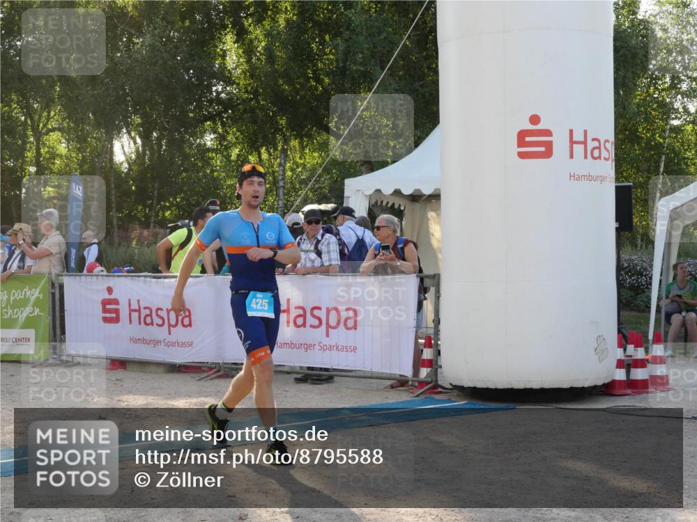 07.09.2025 - 19. Norderstedt Triathlon Zöllner http://msf.ph/oto/8795588 07.09.2025 17:01:24 Ziel 425 meine-sportfotos.de