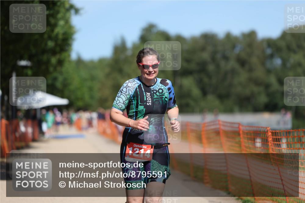07.09.2025 - 19. Norderstedt Triathlon Michael Strokosch http://msf.ph/oto/8795591 07.09.2025 13:01:01 Laufen 1214 meine-sportfotos.de