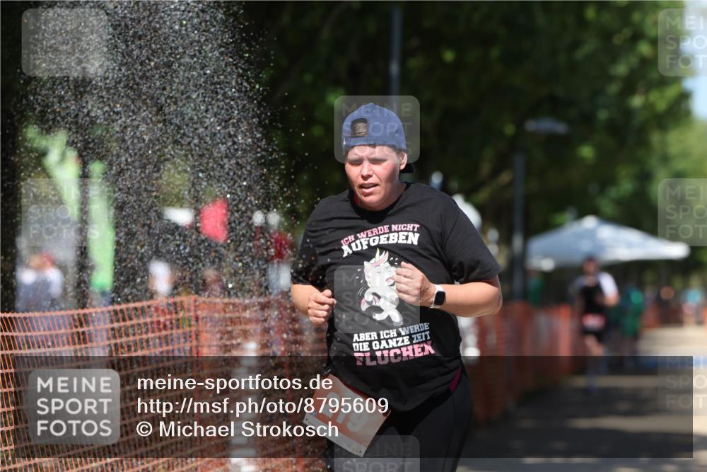 07.09.2025 - 19. Norderstedt Triathlon Michael Strokosch http://msf.ph/oto/8795609 07.09.2025 13:50:46 Laufen 219, 1389 meine-sportfotos.de