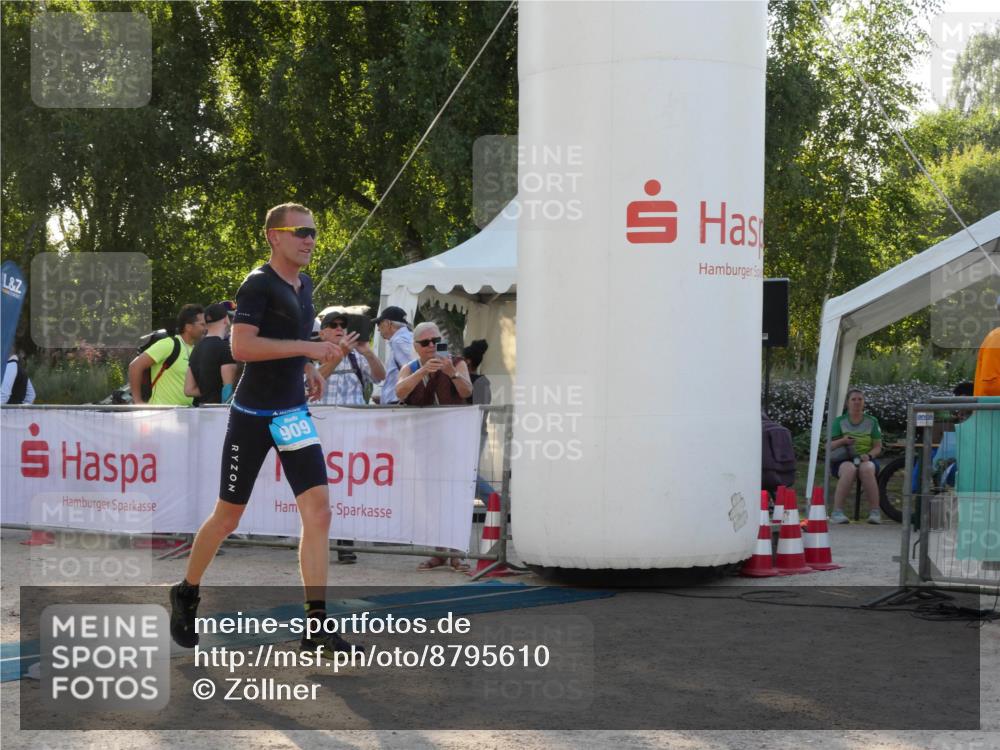 07.09.2025 - 19. Norderstedt Triathlon Zöllner http://msf.ph/oto/8795610 07.09.2025 17:01:40 Ziel 909 meine-sportfotos.de