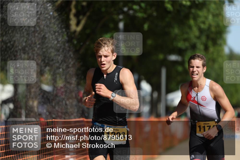 07.09.2025 - 19. Norderstedt Triathlon Michael Strokosch http://msf.ph/oto/8795613 07.09.2025 11:53:19 Laufen 1174, 1203 meine-sportfotos.de