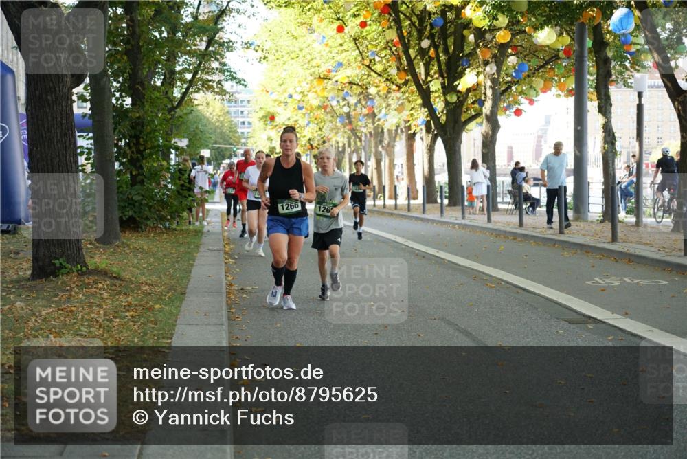 07.09.2025 - BARMER Alsterlauf Yannick Fuchs http://msf.ph/oto/8795625 07.09.2025 11:43:55 Laufen 1266, 126 meine-sportfotos.de