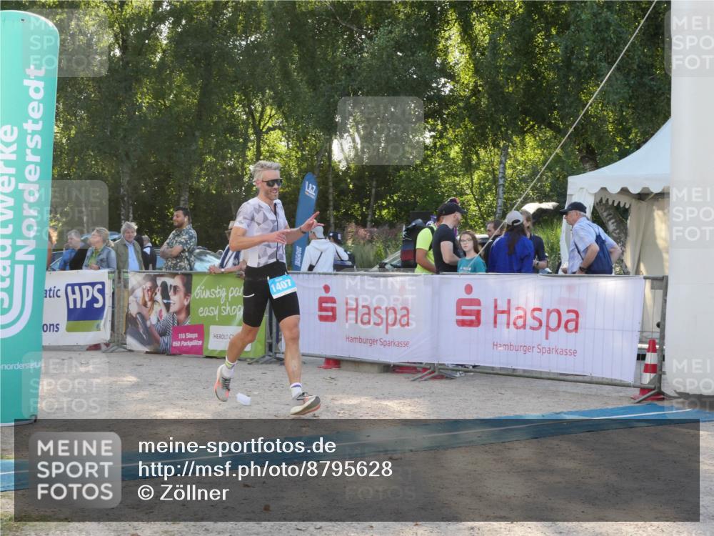 07.09.2025 - 19. Norderstedt Triathlon Zöllner http://msf.ph/oto/8795628 07.09.2025 17:01:50 Ziel 1407 meine-sportfotos.de