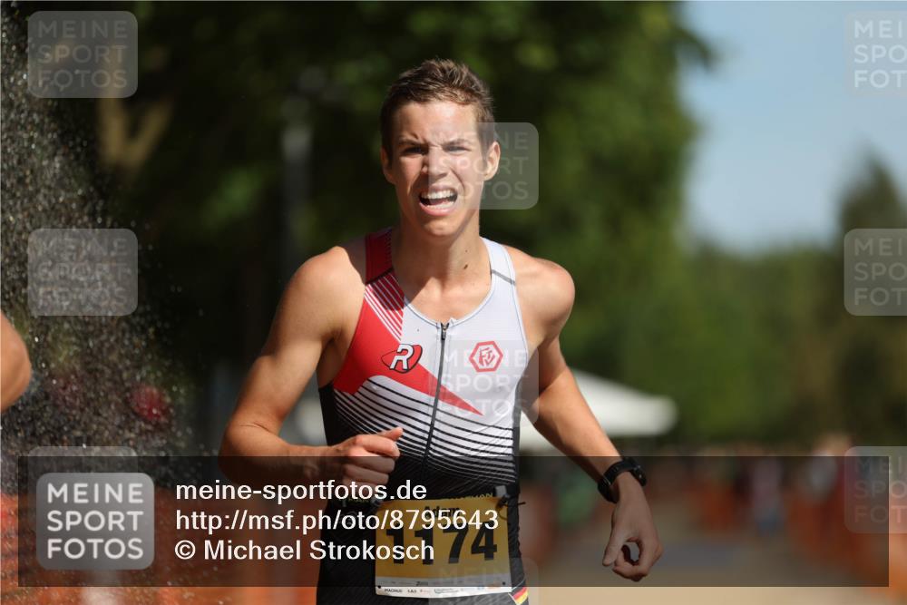 07.09.2025 - 19. Norderstedt Triathlon Michael Strokosch http://msf.ph/oto/8795643 07.09.2025 11:53:20 Laufen 1174, 1203 meine-sportfotos.de