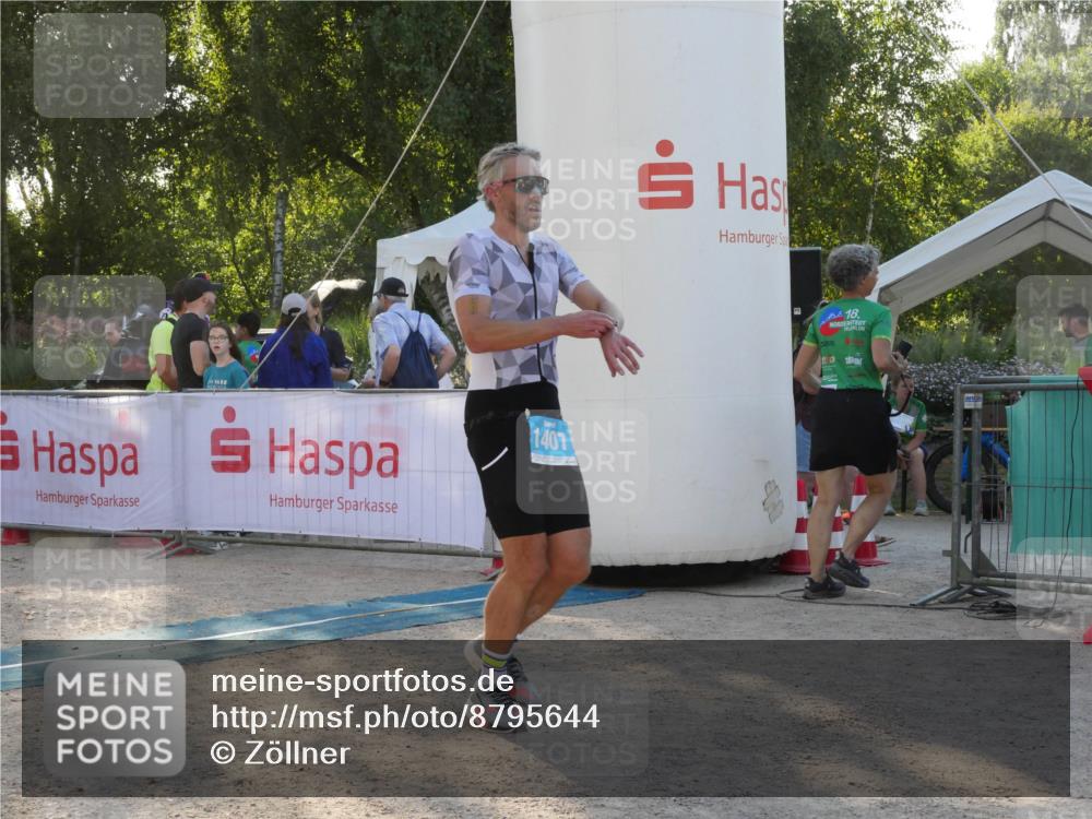 07.09.2025 - 19. Norderstedt Triathlon Zöllner http://msf.ph/oto/8795644 07.09.2025 17:01:52 Ziel 1407 meine-sportfotos.de