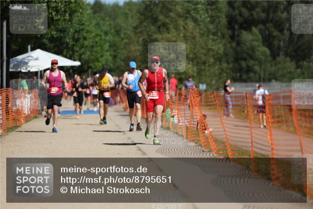 07.09.2025 - 19. Norderstedt Triathlon Michael Strokosch http://msf.ph/oto/8795651 07.09.2025 12:18:12 Laufen 203 meine-sportfotos.de