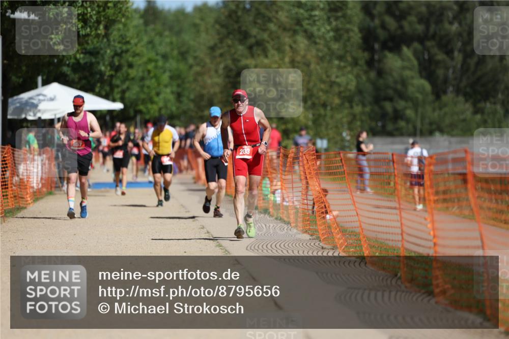 07.09.2025 - 19. Norderstedt Triathlon Michael Strokosch http://msf.ph/oto/8795656 07.09.2025 12:18:12 Laufen 203 meine-sportfotos.de
