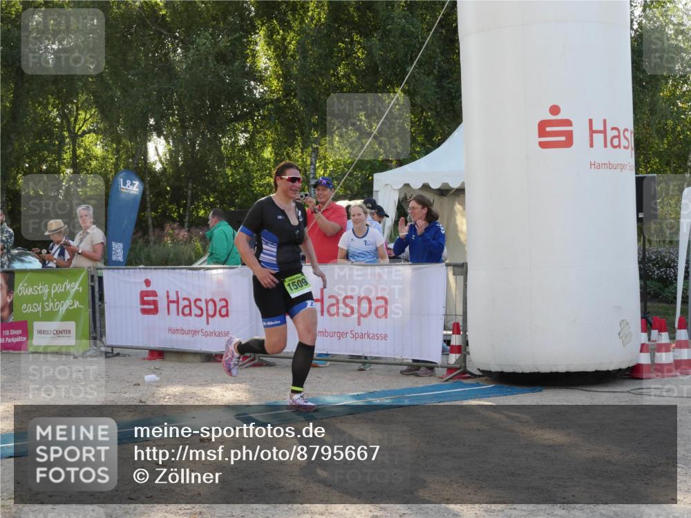 07.09.2025 - 19. Norderstedt Triathlon Zöllner http://msf.ph/oto/8795667 07.09.2025 17:02:40 Ziel 1509 meine-sportfotos.de
