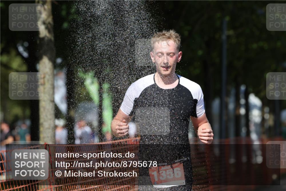 07.09.2025 - 19. Norderstedt Triathlon Michael Strokosch http://msf.ph/oto/8795678 07.09.2025 13:50:59 Laufen 197, 1356 meine-sportfotos.de