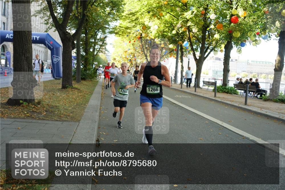 07.09.2025 - BARMER Alsterlauf Yannick Fuchs http://msf.ph/oto/8795680 07.09.2025 11:43:58 Laufen 1268, 1266 meine-sportfotos.de