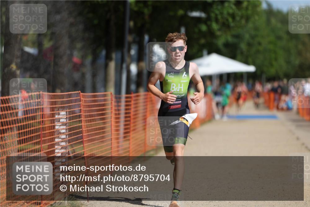 07.09.2025 - 19. Norderstedt Triathlon Michael Strokosch http://msf.ph/oto/8795704 07.09.2025 11:53:46 Laufen 1180 meine-sportfotos.de