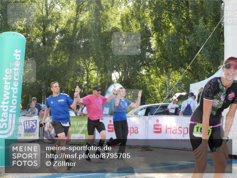 07.09.2025 - 19. Norderstedt Triathlon Zöllner http://msf.ph/oto/8795705 07.09.2025 17:02:53 Ziel 950, 1613 meine-sportfotos.de