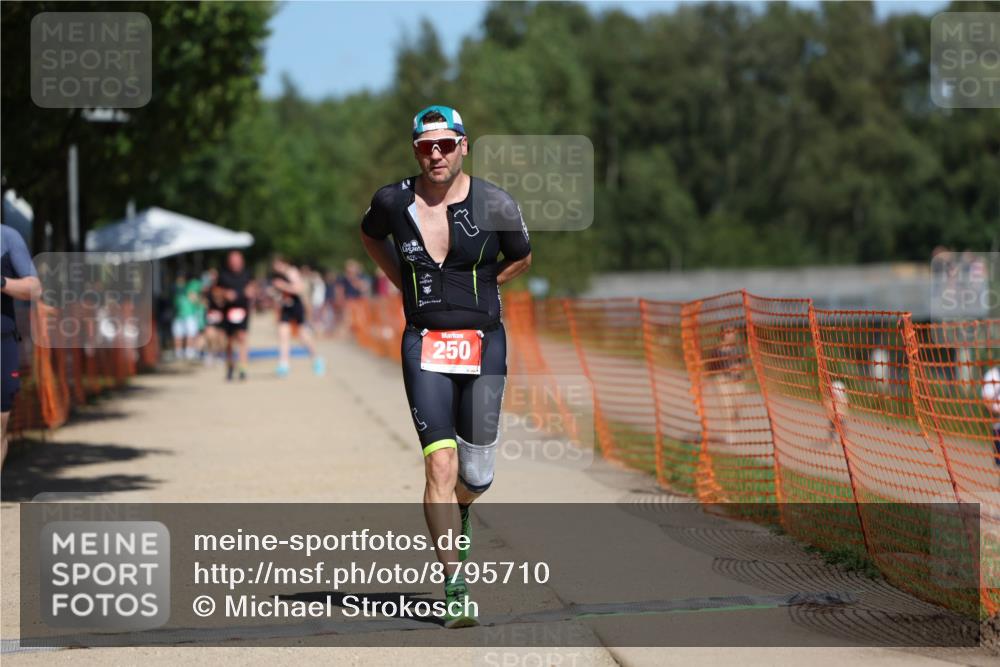 07.09.2025 - 19. Norderstedt Triathlon Michael Strokosch http://msf.ph/oto/8795710 07.09.2025 13:01:32 Laufen 177, 210, 250 meine-sportfotos.de