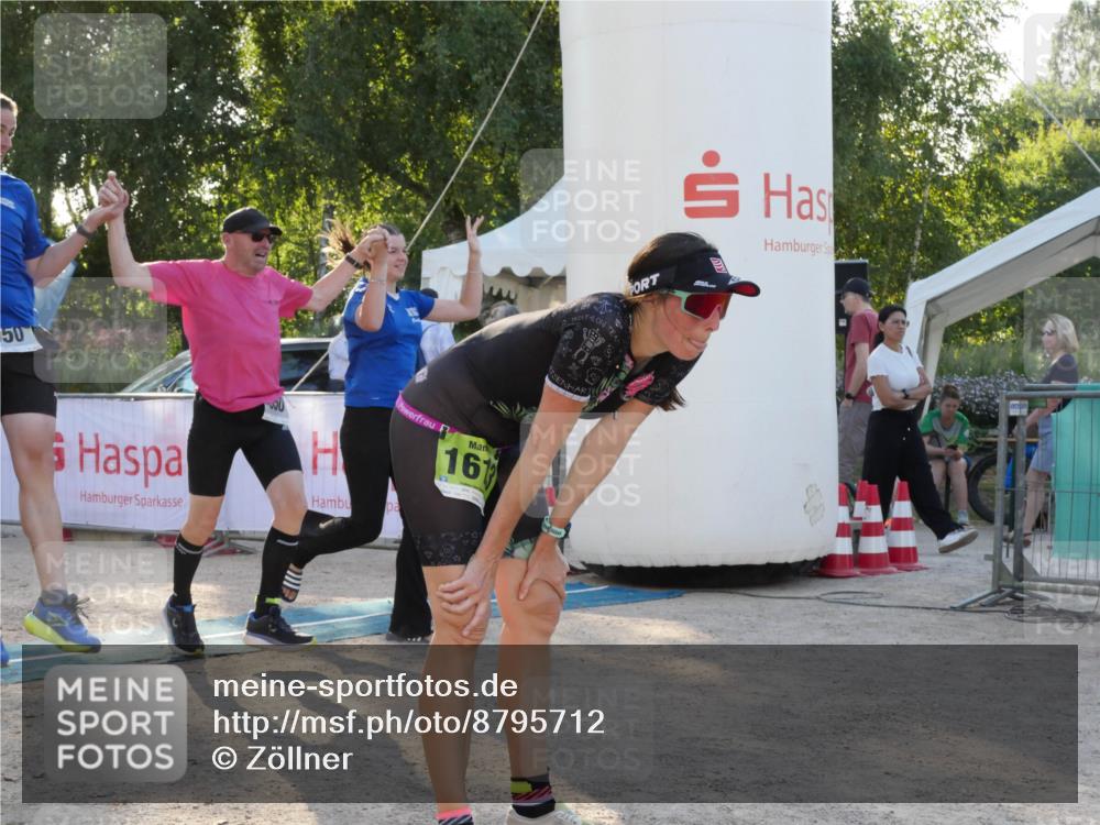 07.09.2025 - 19. Norderstedt Triathlon Zöllner http://msf.ph/oto/8795712 07.09.2025 17:02:54 Ziel 950, 1613 meine-sportfotos.de