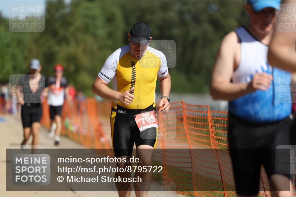07.09.2025 - 19. Norderstedt Triathlon Michael Strokosch http://msf.ph/oto/8795722 07.09.2025 12:18:24 Laufen 237, 795, 857, 1300, 1313, 1371 meine-sportfotos.de