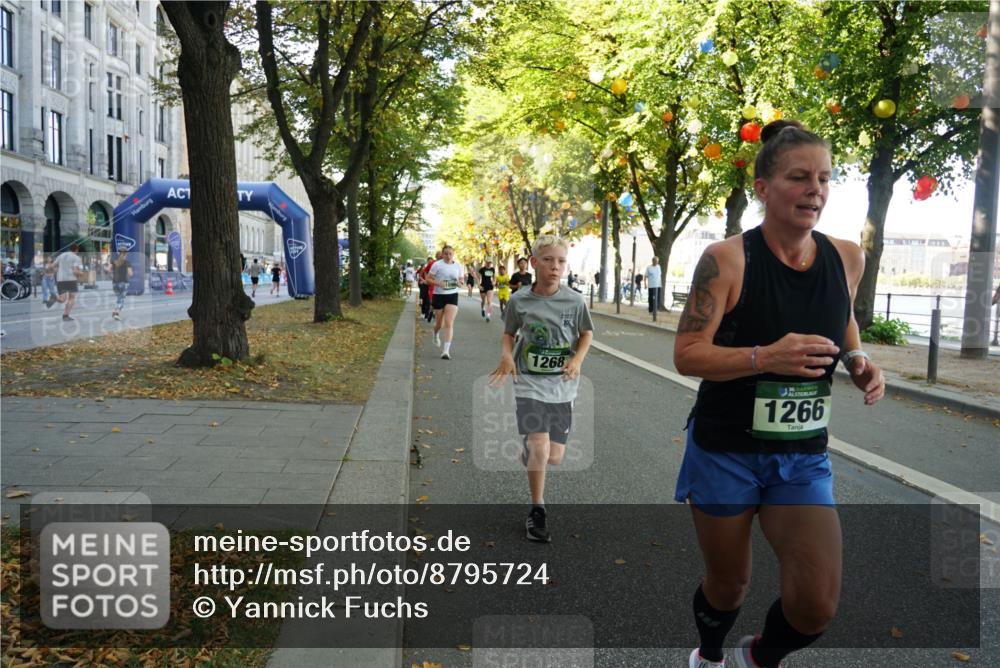07.09.2025 - BARMER Alsterlauf Yannick Fuchs http://msf.ph/oto/8795724 07.09.2025 11:43:59 Laufen 1268, 1266 meine-sportfotos.de