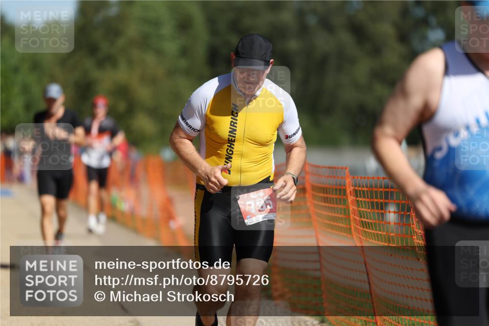 07.09.2025 - 19. Norderstedt Triathlon Michael Strokosch http://msf.ph/oto/8795726 07.09.2025 12:18:25 Laufen 237, 795, 857, 1300, 1313, 1371 meine-sportfotos.de