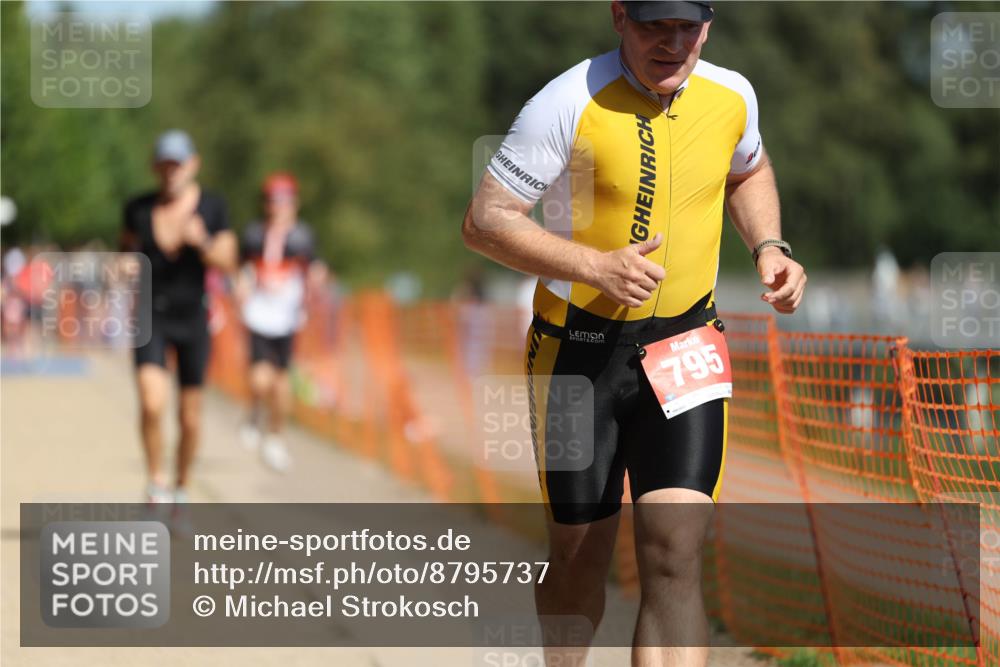 07.09.2025 - 19. Norderstedt Triathlon Michael Strokosch http://msf.ph/oto/8795737 07.09.2025 12:18:25 Laufen 237, 795, 857, 1300, 1313, 1371 meine-sportfotos.de