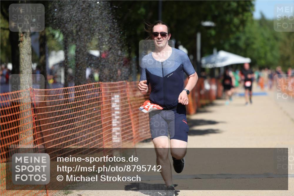 07.09.2025 - 19. Norderstedt Triathlon Michael Strokosch http://msf.ph/oto/8795742 07.09.2025 13:01:35 Laufen 210, 250 meine-sportfotos.de