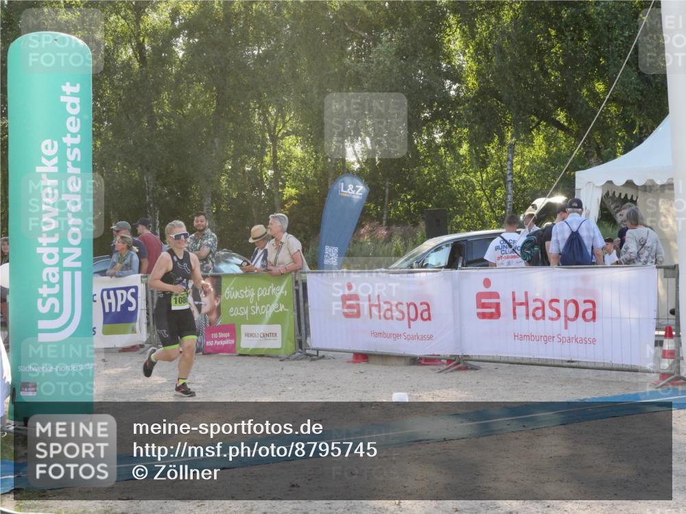 07.09.2025 - 19. Norderstedt Triathlon Zöllner http://msf.ph/oto/8795745 07.09.2025 17:03:09 Ziel 868, 1086 meine-sportfotos.de