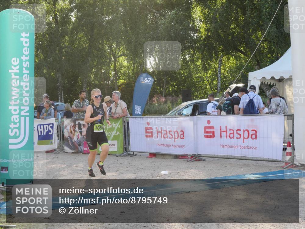 07.09.2025 - 19. Norderstedt Triathlon Zöllner http://msf.ph/oto/8795749 07.09.2025 17:03:09 Ziel 868, 1086 meine-sportfotos.de