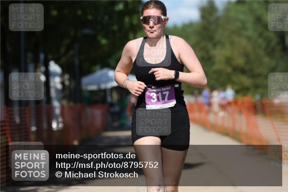 07.09.2025 - 19. Norderstedt Triathlon Michael Strokosch http://msf.ph/oto/8795752 07.09.2025 13:51:13 Laufen 317 meine-sportfotos.de