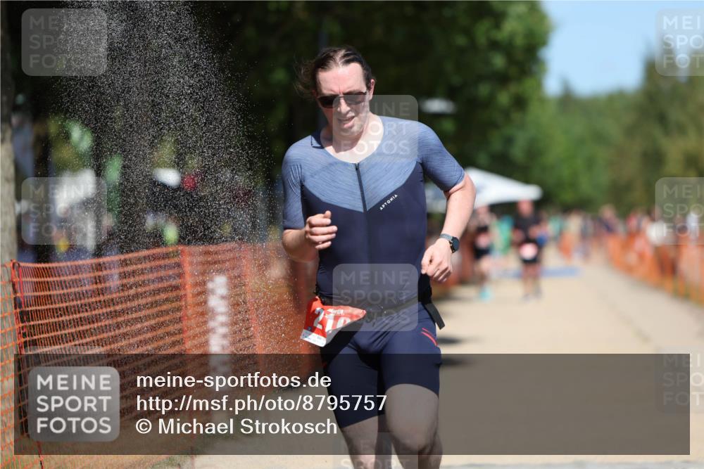 07.09.2025 - 19. Norderstedt Triathlon Michael Strokosch http://msf.ph/oto/8795757 07.09.2025 13:01:36 Laufen 210, 250 meine-sportfotos.de