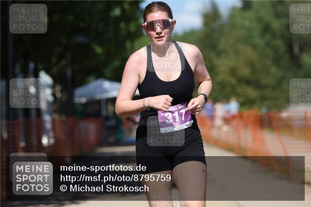 07.09.2025 - 19. Norderstedt Triathlon Michael Strokosch http://msf.ph/oto/8795759 07.09.2025 13:51:13 Laufen 317 meine-sportfotos.de