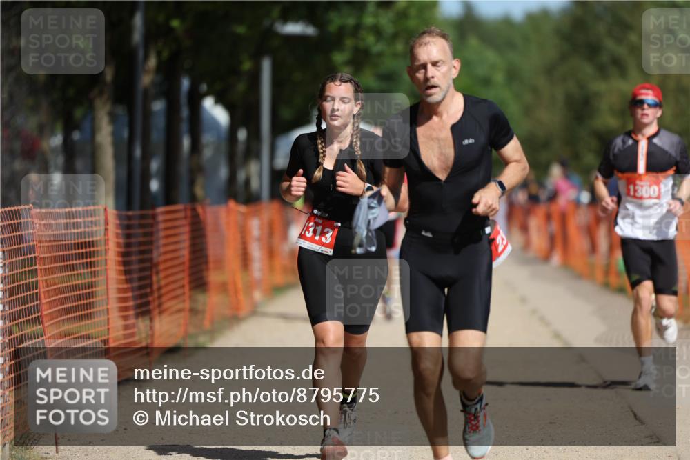 07.09.2025 - 19. Norderstedt Triathlon Michael Strokosch http://msf.ph/oto/8795775 07.09.2025 12:18:28 Laufen 237, 795, 1300, 1313, 1372 meine-sportfotos.de
