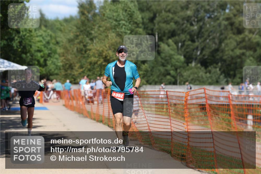07.09.2025 - 19. Norderstedt Triathlon Michael Strokosch http://msf.ph/oto/8795784 07.09.2025 13:51:40 Laufen 324, 333, 1352 meine-sportfotos.de