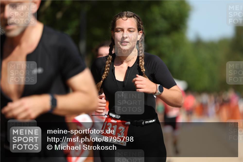 07.09.2025 - 19. Norderstedt Triathlon Michael Strokosch http://msf.ph/oto/8795798 07.09.2025 12:18:31 Laufen 237, 822, 1300, 1313, 1372 meine-sportfotos.de