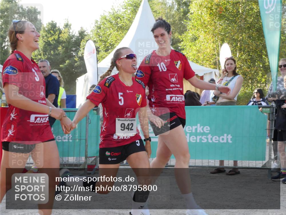 07.09.2025 - 19. Norderstedt Triathlon Zöllner http://msf.ph/oto/8795800 07.09.2025 17:04:15 Ziel 942 meine-sportfotos.de