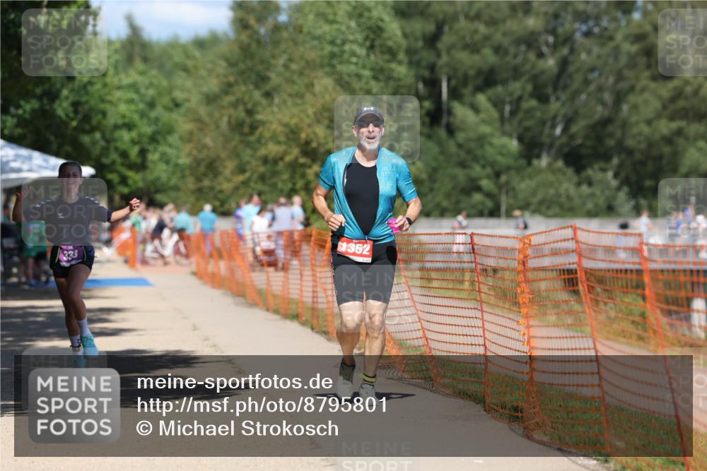 07.09.2025 - 19. Norderstedt Triathlon Michael Strokosch http://msf.ph/oto/8795801 07.09.2025 13:51:40 Laufen 324, 333, 1352 meine-sportfotos.de