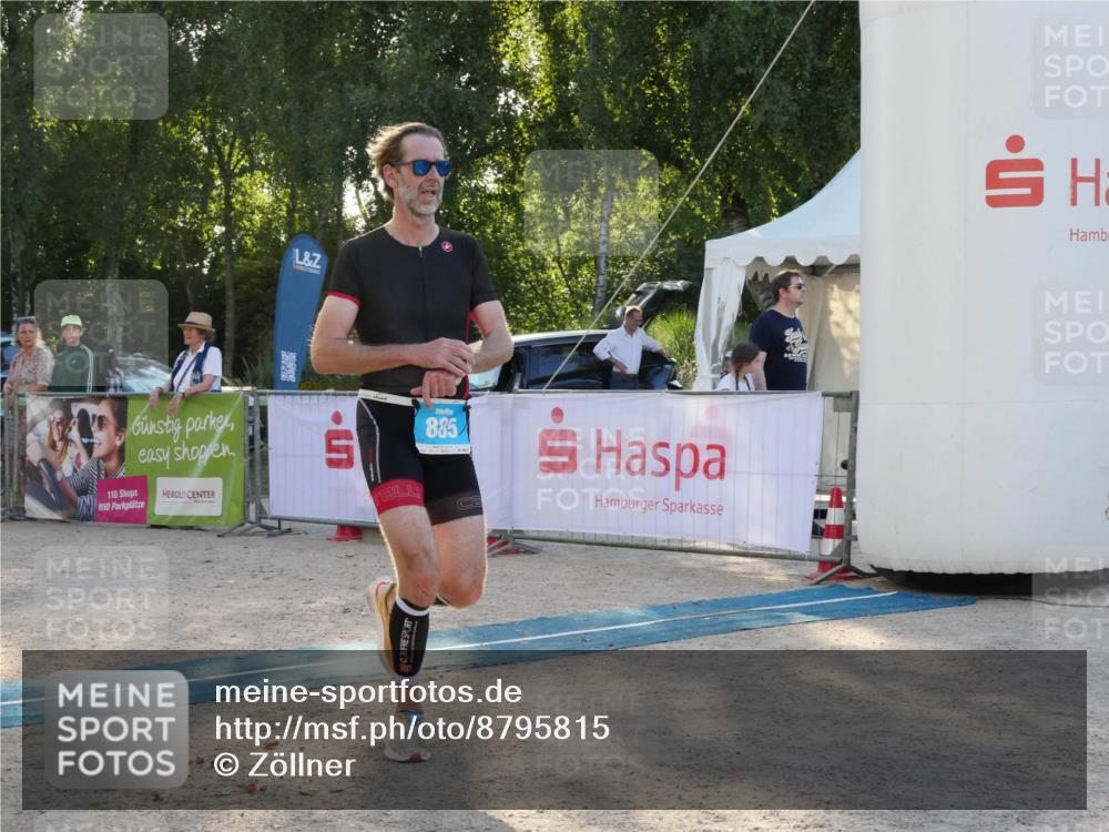 07.09.2025 - 19. Norderstedt Triathlon Zöllner http://msf.ph/oto/8795815 07.09.2025 17:05:47 Ziel 885 meine-sportfotos.de