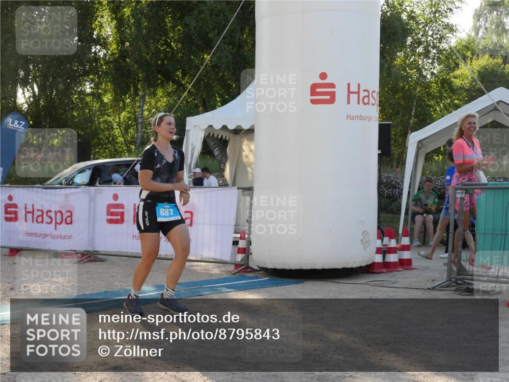 07.09.2025 - 19. Norderstedt Triathlon Zöllner http://msf.ph/oto/8795843 07.09.2025 17:05:57 Ziel 887 meine-sportfotos.de