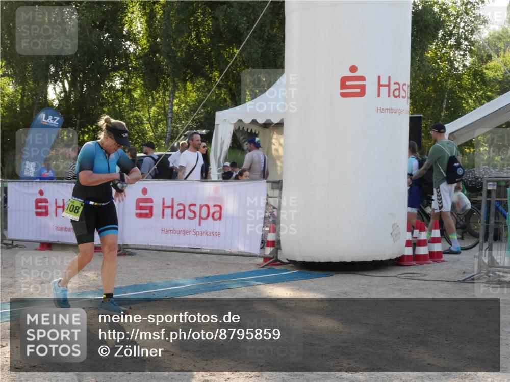 07.09.2025 - 19. Norderstedt Triathlon Zöllner http://msf.ph/oto/8795859 07.09.2025 17:06:04 Ziel 1108, 1409 meine-sportfotos.de