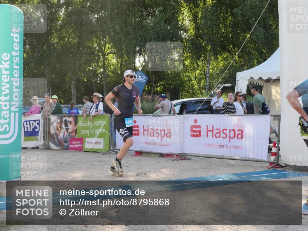 07.09.2025 - 19. Norderstedt Triathlon Zöllner http://msf.ph/oto/8795868 07.09.2025 17:06:06 Ziel 1108, 1409 meine-sportfotos.de