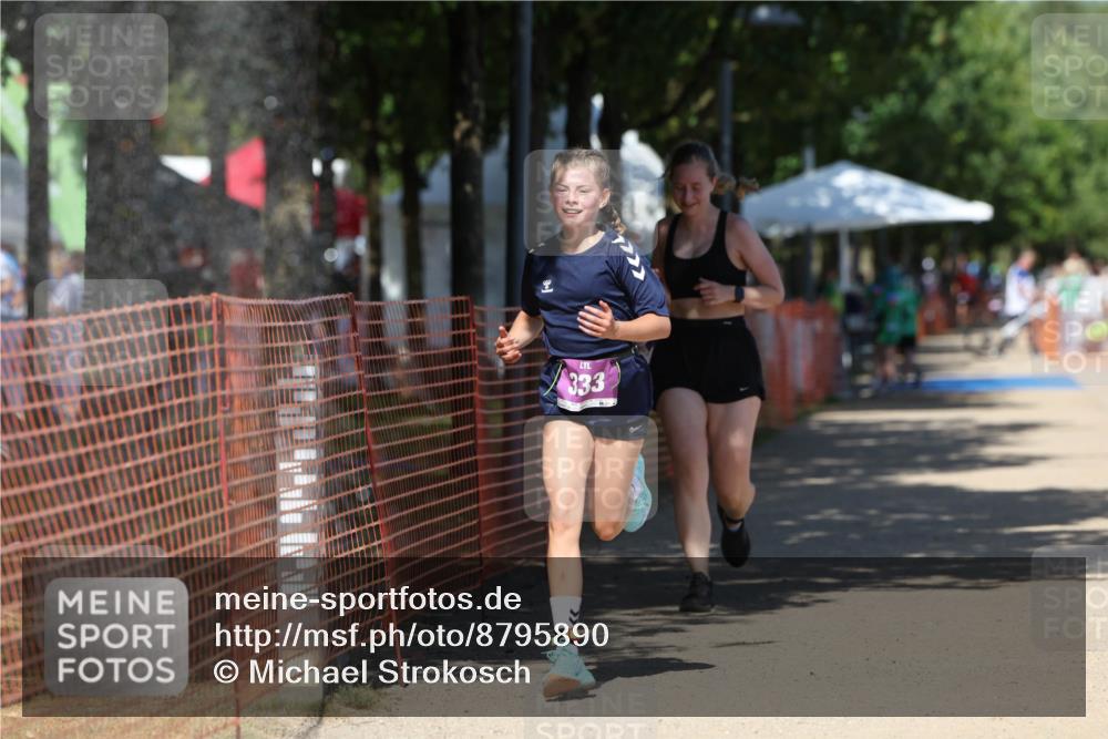07.09.2025 - 19. Norderstedt Triathlon Michael Strokosch http://msf.ph/oto/8795890 07.09.2025 13:51:43 Laufen 324, 333, 1352 meine-sportfotos.de