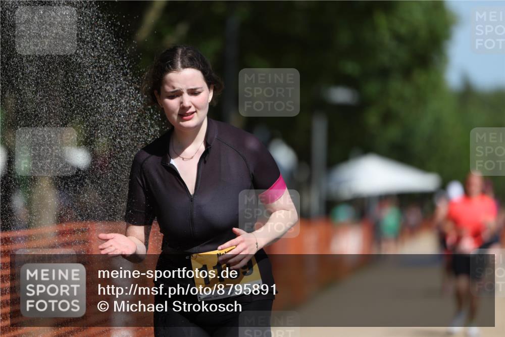 07.09.2025 - 19. Norderstedt Triathlon Michael Strokosch http://msf.ph/oto/8795891 07.09.2025 12:18:43 Laufen 803, 1159 meine-sportfotos.de