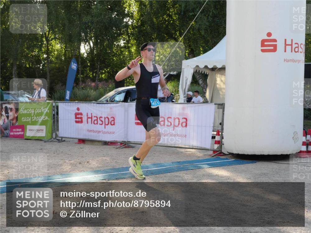 07.09.2025 - 19. Norderstedt Triathlon Zöllner http://msf.ph/oto/8795894 07.09.2025 17:06:33 Ziel 1411 meine-sportfotos.de