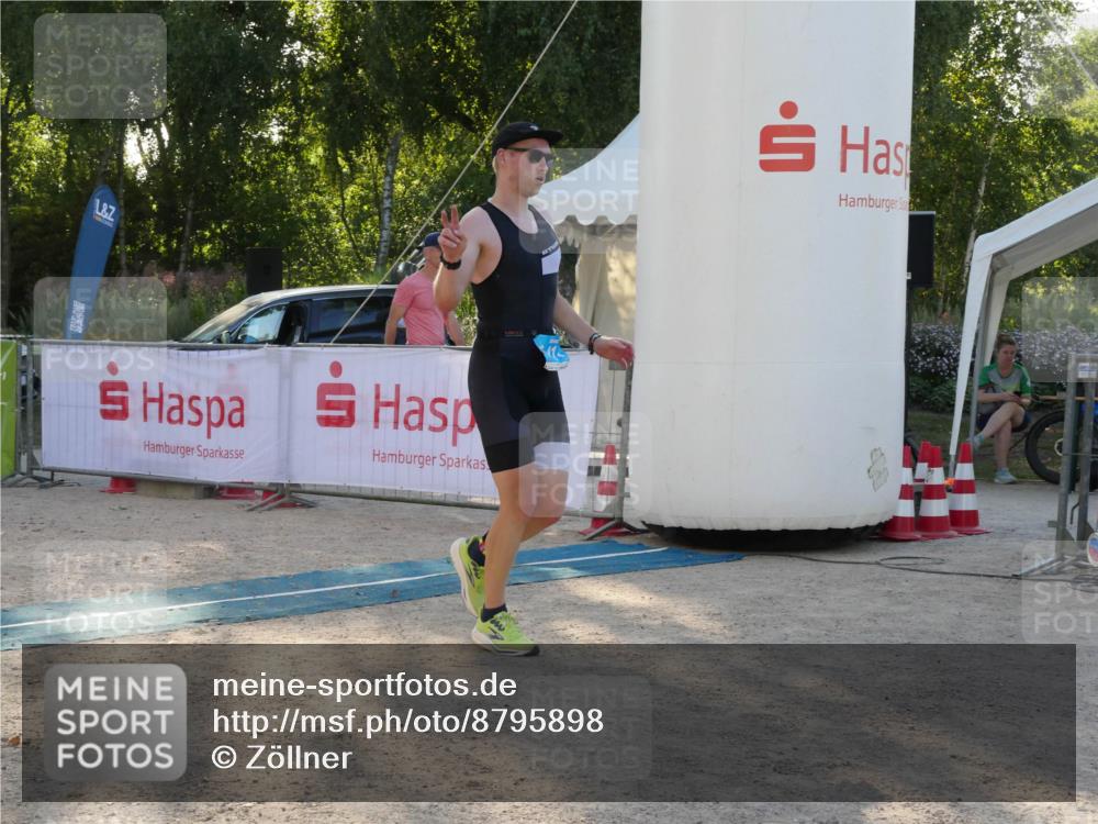 07.09.2025 - 19. Norderstedt Triathlon Zöllner http://msf.ph/oto/8795898 07.09.2025 17:06:34 Ziel 1411 meine-sportfotos.de